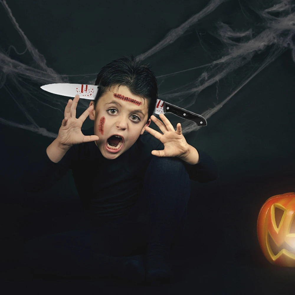Halloween Horror Haarreifen – Blutflecken Fake Axt & Schere Stirnband – Gruselige Requisite für Kostümparty & Cosplay