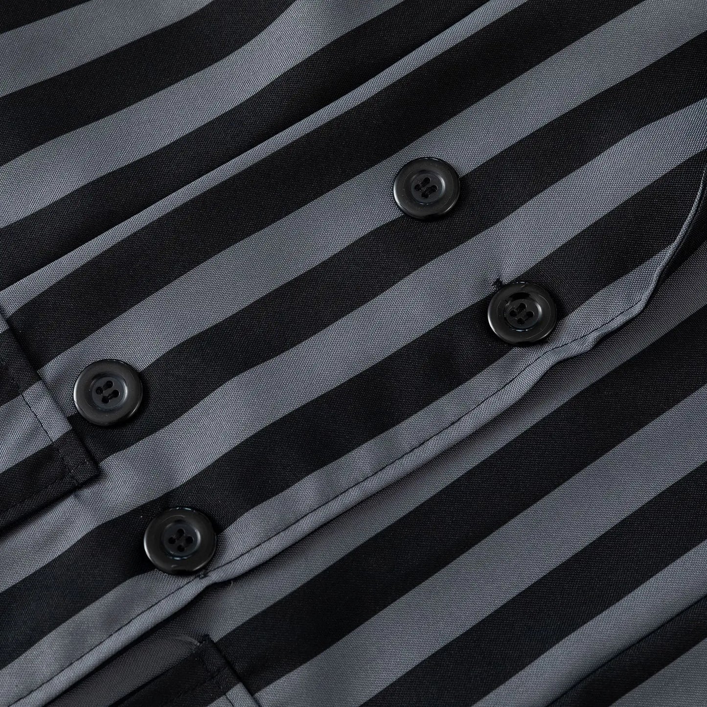 Wednesday Addams Kinderkostüm – Schwarzes gestreiftes Schuluniform Kleid mit Zubehör – Cosplay Outfit für Halloween & Motto-Partys