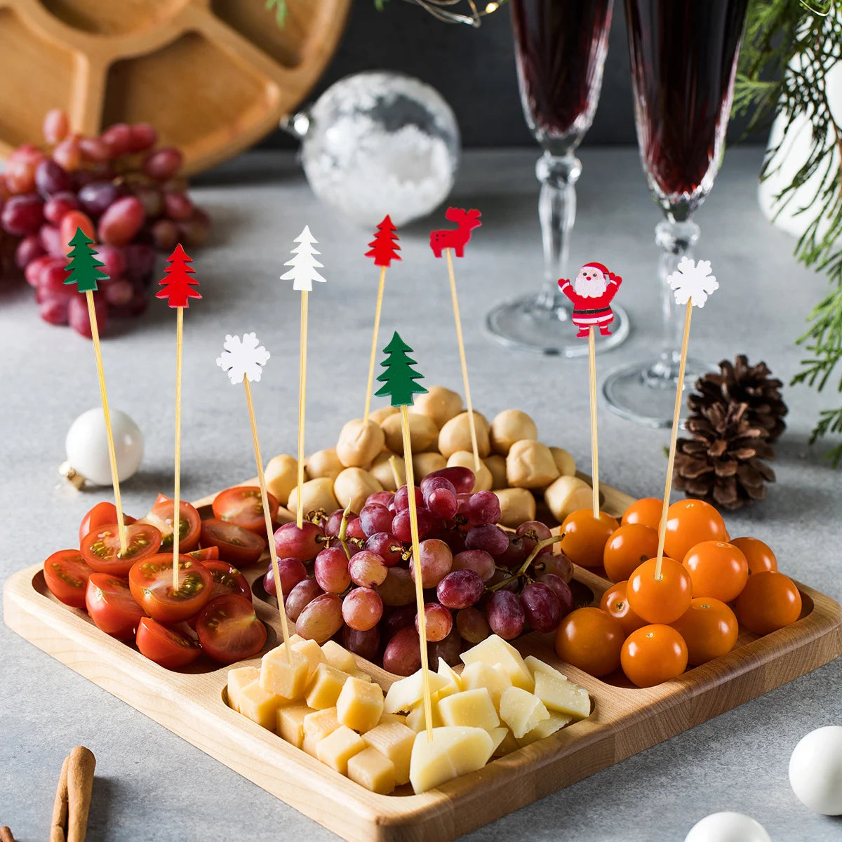 Weihnachten Bambus Cocktail Picks – 50er Set | Weihnachtsmotive für Snacks, Drinks & Desserts | Party Deko 2025